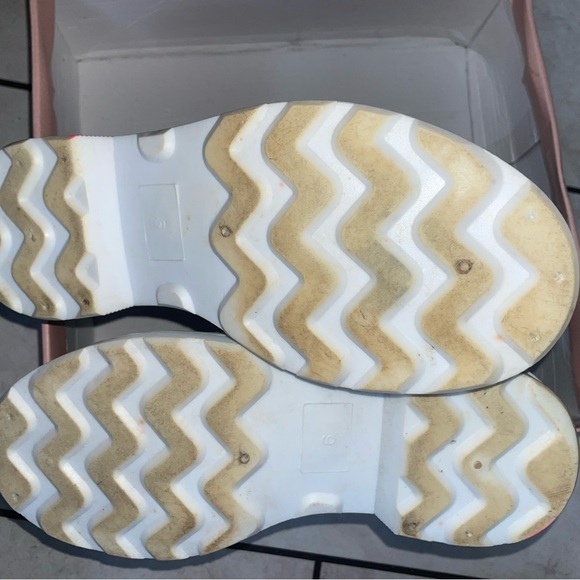 Glaze White Boots - Stylish and Versatile - Size 6 - Picture 3 of 3